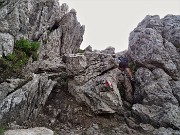 48 Passaggio impegnativo su roccette